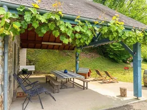 Gite with barbecue, terrace & garden - Image 2