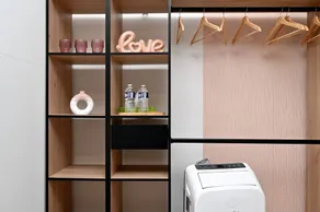 Room 'Chambre 7' with Shared Terrace, Wi-Fi and Air Conditioning - Image 4