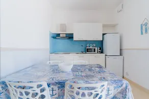 Fully equipped flat with garden - Image 5