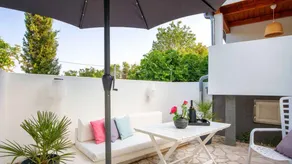 Charming flat with BBQ, terrace & garden - Image 2