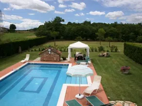 8 people villa with private pool and garden, situated near Castiglione del Lago. One of the ground f - Image 2