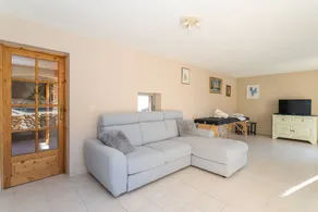 Holiday home with garden, pool & terrace | Mountain view - Image 4
