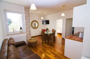 Superb Apartment in Murter with Hot Tub - Image 4
