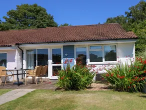Children-friendly nice cottage with garden - Image 2