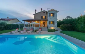Modern villa with private pool and beautiful garden 25 km from Rovinj - Image 3