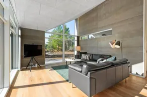 House with hot tub, BBQ & terrace - Image 5