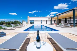 Finca mit Whirlpool, Garten und privatem Pool | Bergblick - Image 2