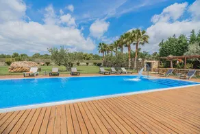 Fully equipped finca with private pool, terrace & garden - Image 4