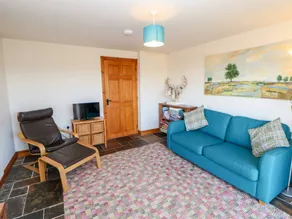 Family-oriented cottage with garden | Pet-friendly - Image 3