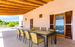 Maison de vacances adaptée aux familles avec barbecue, piscine privée et jardin | Vue jardin - Image 3