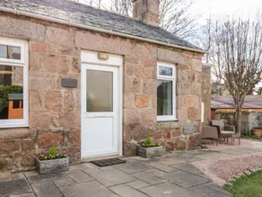 Cottage with garden - Image 2
