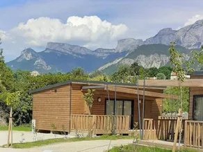 Chalet with heated pool - Image 4