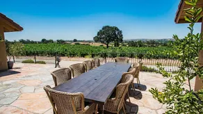 Hacienda in Solitude Vineyard by AvantStay - Image 3