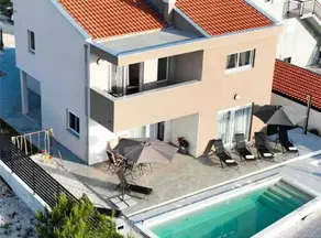 Voll ausgestattete wunderschöne Villa mit privatem Pool und Grill | Haustiere erlaubt - Image 3