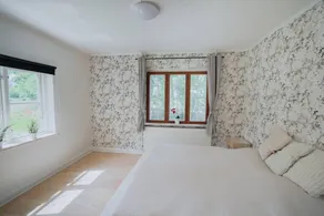 Children-friendly lovely letting with garden & barbeque | Dogs allowed - Image 5