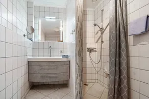 Apartment 'Ferienwohnung Süd-West' with Private Garden and Wi-Fi - Image 5