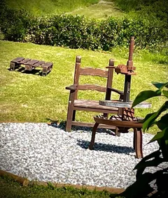 Child-friendly charming house with BBQ, terrace & private pool | River view | Pets are welcome - Image 4