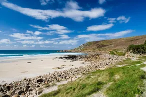 Holiday home with garden & BBQ - Image 3