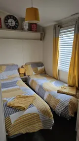 Lodge with garden | Lake view - Image 3