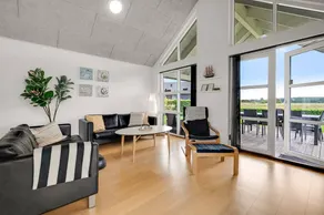 Holiday home with garden, terrace & BBQ - Image 2