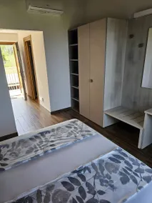 Room 'Camera Matrimoniale' with Sea View, Wi-Fi and Air Conditioning - Image 3