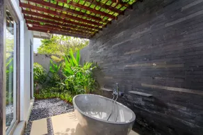 Family-friendly spacious villa with garden & private pool - Image 3