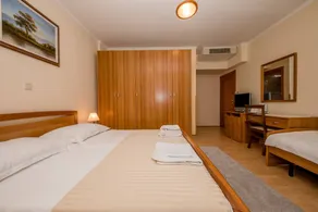 Comfort Triple room with Balcony and Sea View - Image 3