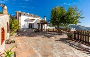 Country House 'Villa El Tejo' with Sea Views, Wi-Fi, and Air Conditioning - Image 4