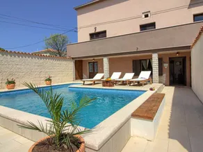 Holiday home with terrace, barbeque & garden - Image 5