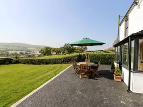 Cottage with garden | Beach view - Image 3