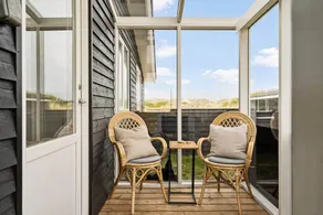 Holiday home with terrace & BBQ - Image 3