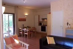 House with barbeque, terrace & garden | Garden view - Image 4