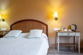 Private room with terrace, pool & garden | Mountain view - Image 5