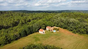 Holiday home with garden, barbecue & private pool - Image 2