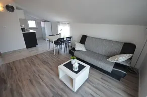 Holiday apartment with BBQ & garden | Sea view | Close to the beach - Image 2