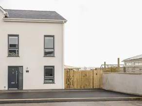 Family-oriented charming cottage with garden & hot tub | Beach view | Beach nearby | Pets are welcome - Image 2