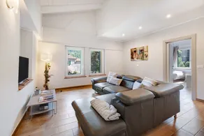 Holiday apartment with terrace, garden & jacuzzi | Garden view - Image 2