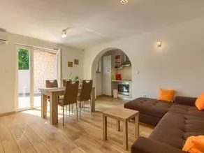 House with BBQ, private pool & terrace - Image 5