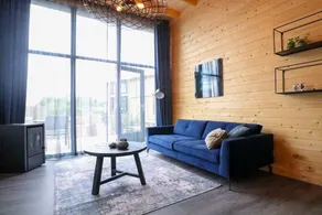 Holiday home with terrace & garden - Image 4