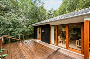 Holiday home with terrace & jacuzzi - Image 2