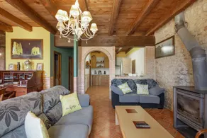 Children-friendly wonderful house with garden, BBQ & hot tub | Mountain view | Perfect for remote work | Dogs allowed - Image 3
