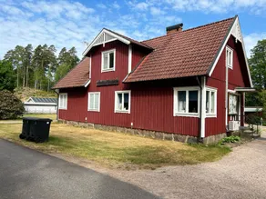 Holiday home with garden & BBQ - Image 4
