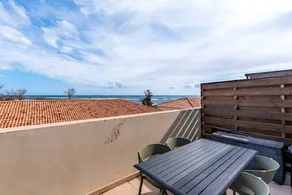 Children-friendly apartment with heated pool & terrace | Sea view | Next to the beach - Image 4