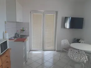 Apartment with barbecue | Water view - Image 3