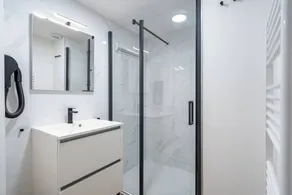 Holiday home with pool - Image 2