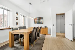 Apartment - Sleeps 4 - Harbour Views - Parking - Image 3