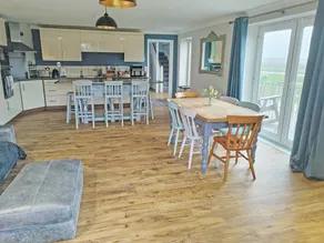 Family-friendly cottage with garden & barbeque | River view - Image 5