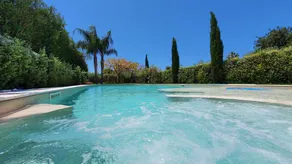 Villa avec internet haut débit, jacuzzi et jardin | Vue mer | Parfaite pour le travail à distance - Image 2