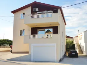 Apartment with garden & terrace | Close to the beach - Image 2