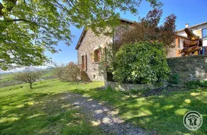 Gite with barbeque, terrace & garden - Image 4